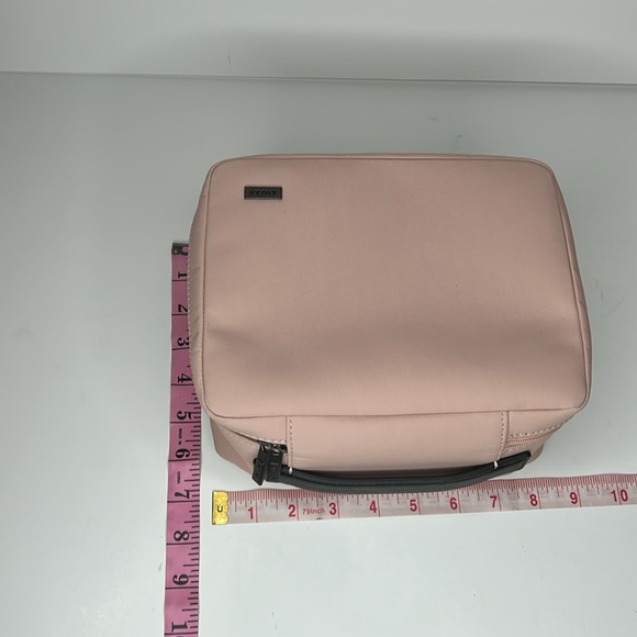 AWAY Cosmetic Bag - Picture 12 of 14